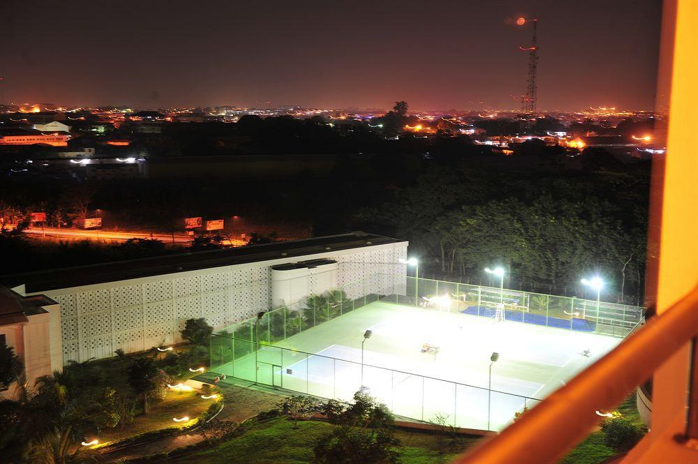 Golden Tulip Kumasi City Buitenkant foto