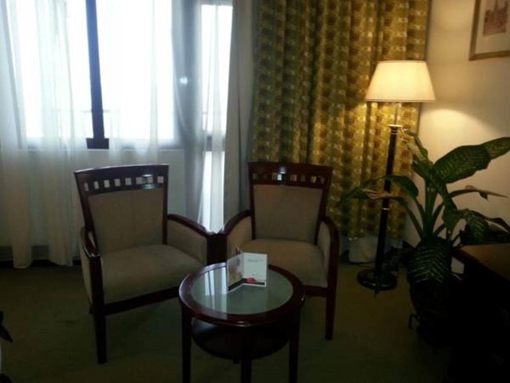 Golden Tulip Kumasi City Buitenkant foto