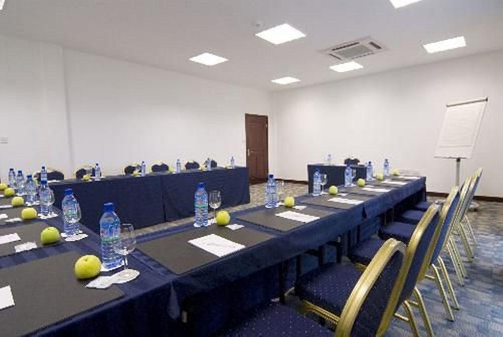 Golden Tulip Kumasi City Buitenkant foto
