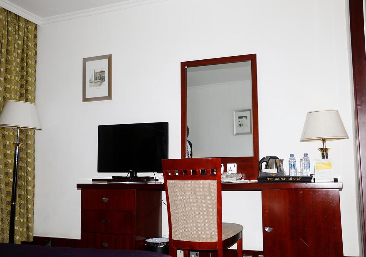 Golden Tulip Kumasi City Buitenkant foto