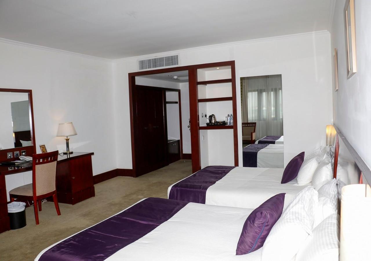Golden Tulip Kumasi City Buitenkant foto